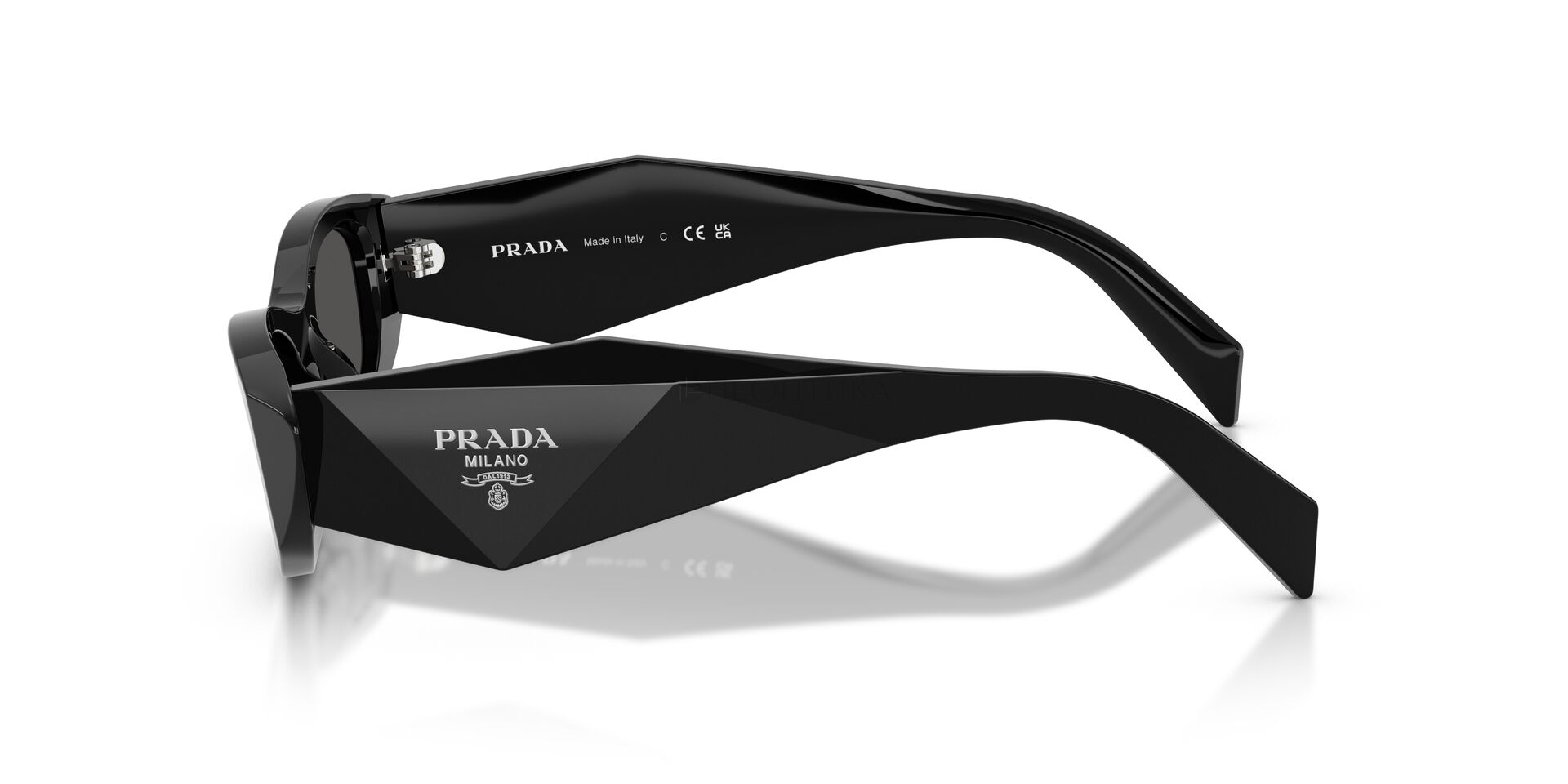 Солнцезащитные очки Prada  0PR B16S 16K08Z 50